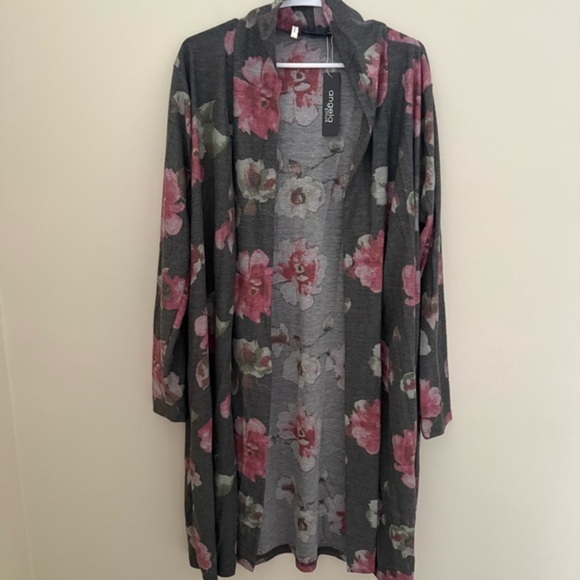 Plus Size Cardigan Plus Size Cardigan - Picture 3 of 9